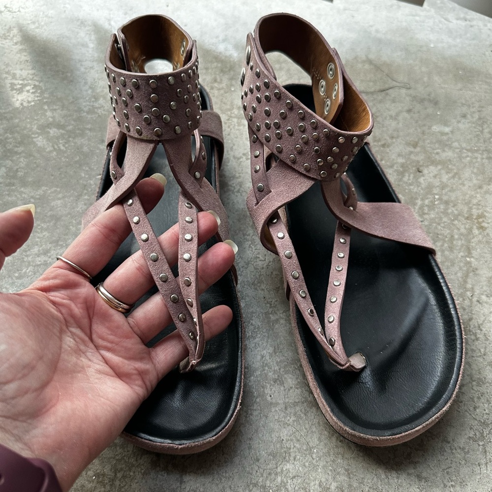 POSH STORE CLOSING
Isabel Marant ‘ellan’ sandals